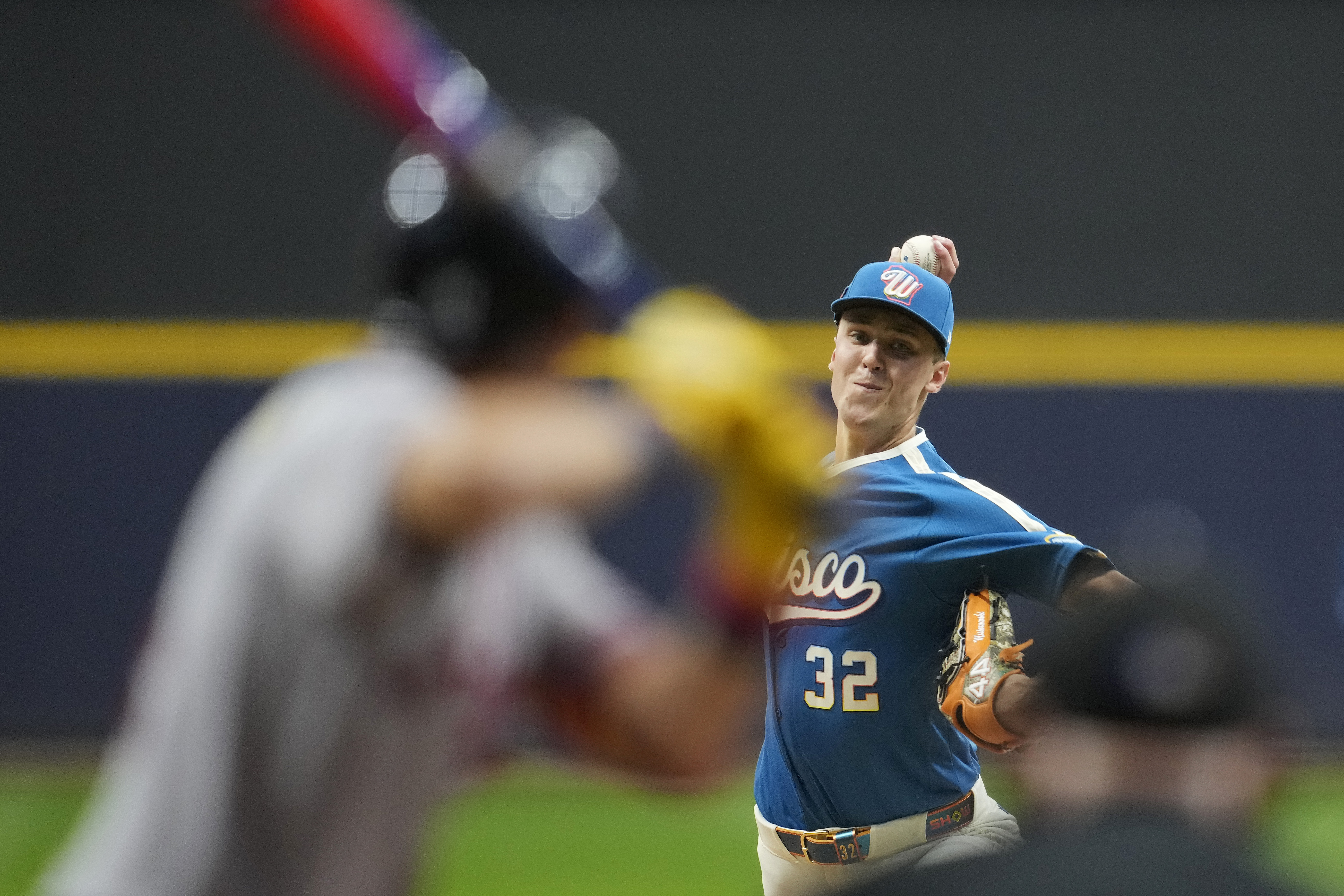 Atlanta Braves v Milwaukee Brewers