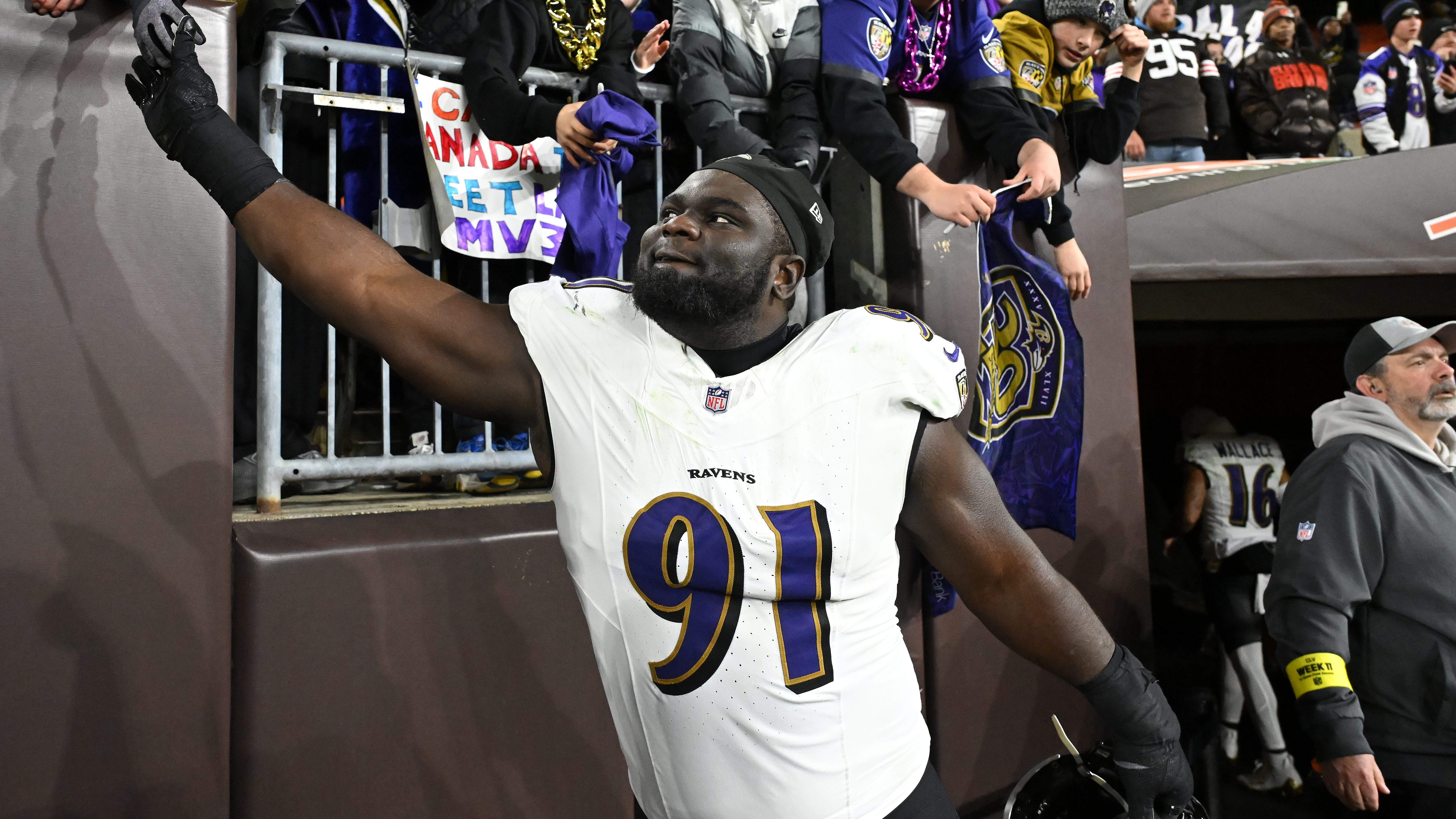 Giants Trade Draft Pick to Ravens for 6-foot-6, 370-Pound DT