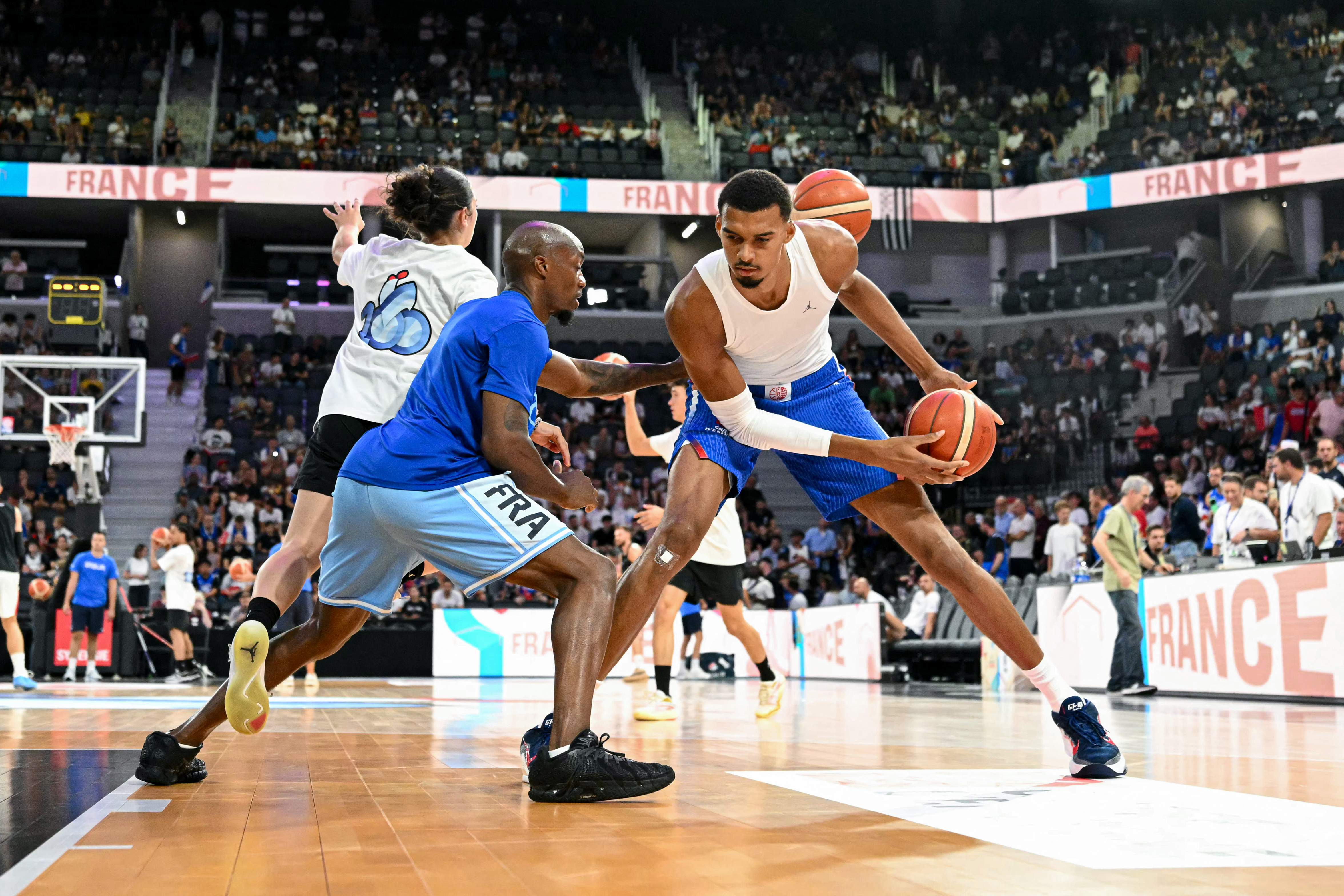BASKET-FRA-SRB-FRIENDLY