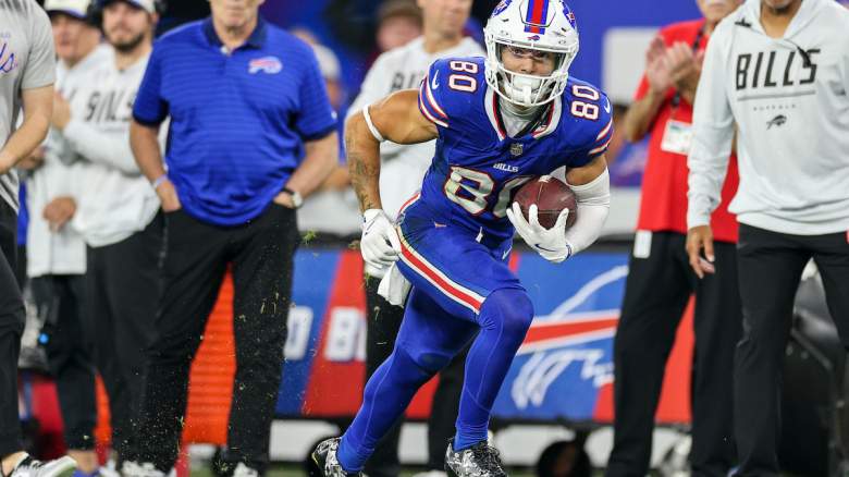 Max Tomczak #80 of the Buffalo Bills runs