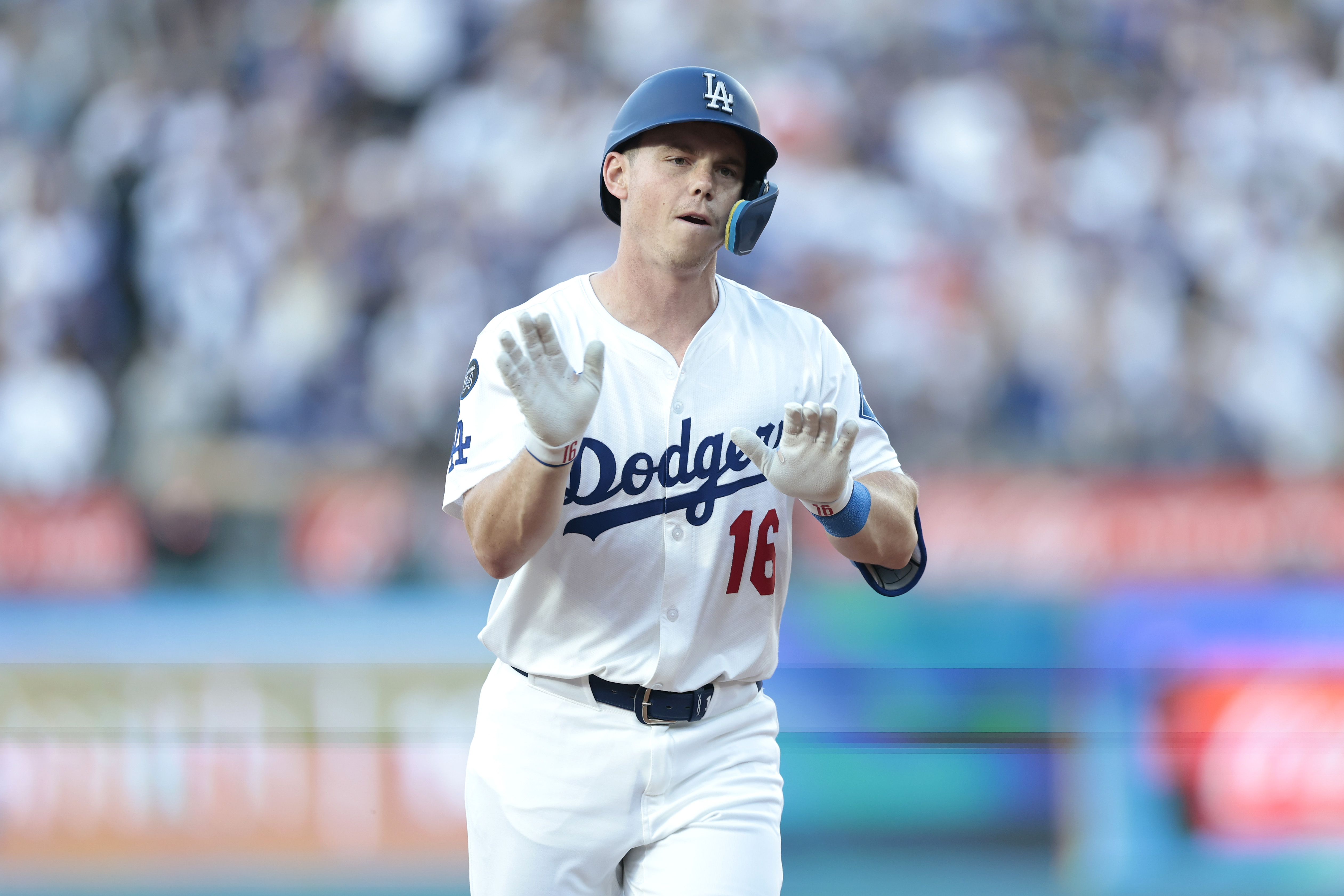 Chicago White Sox v Los Angeles Dodgers