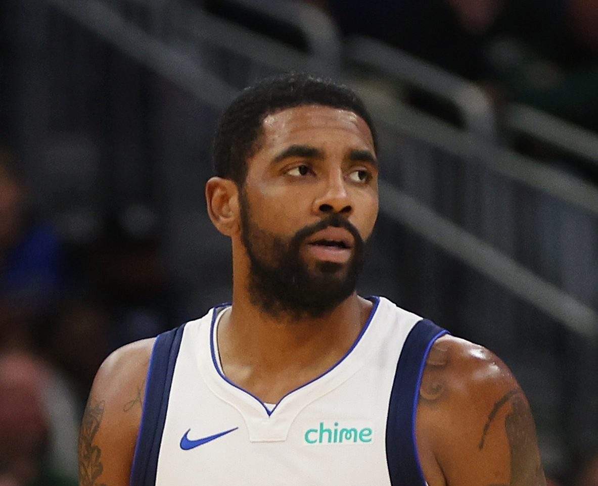 Dallas Mavericks v Milwaukee Bucks