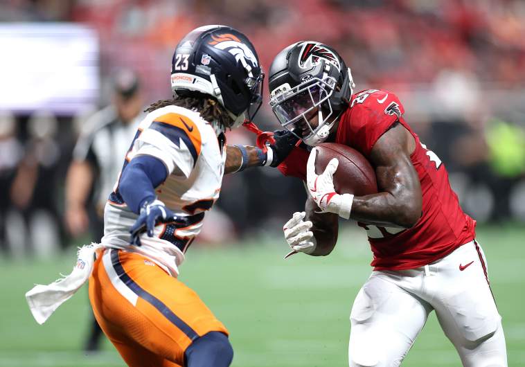Denver Broncos v Atlanta Falcons