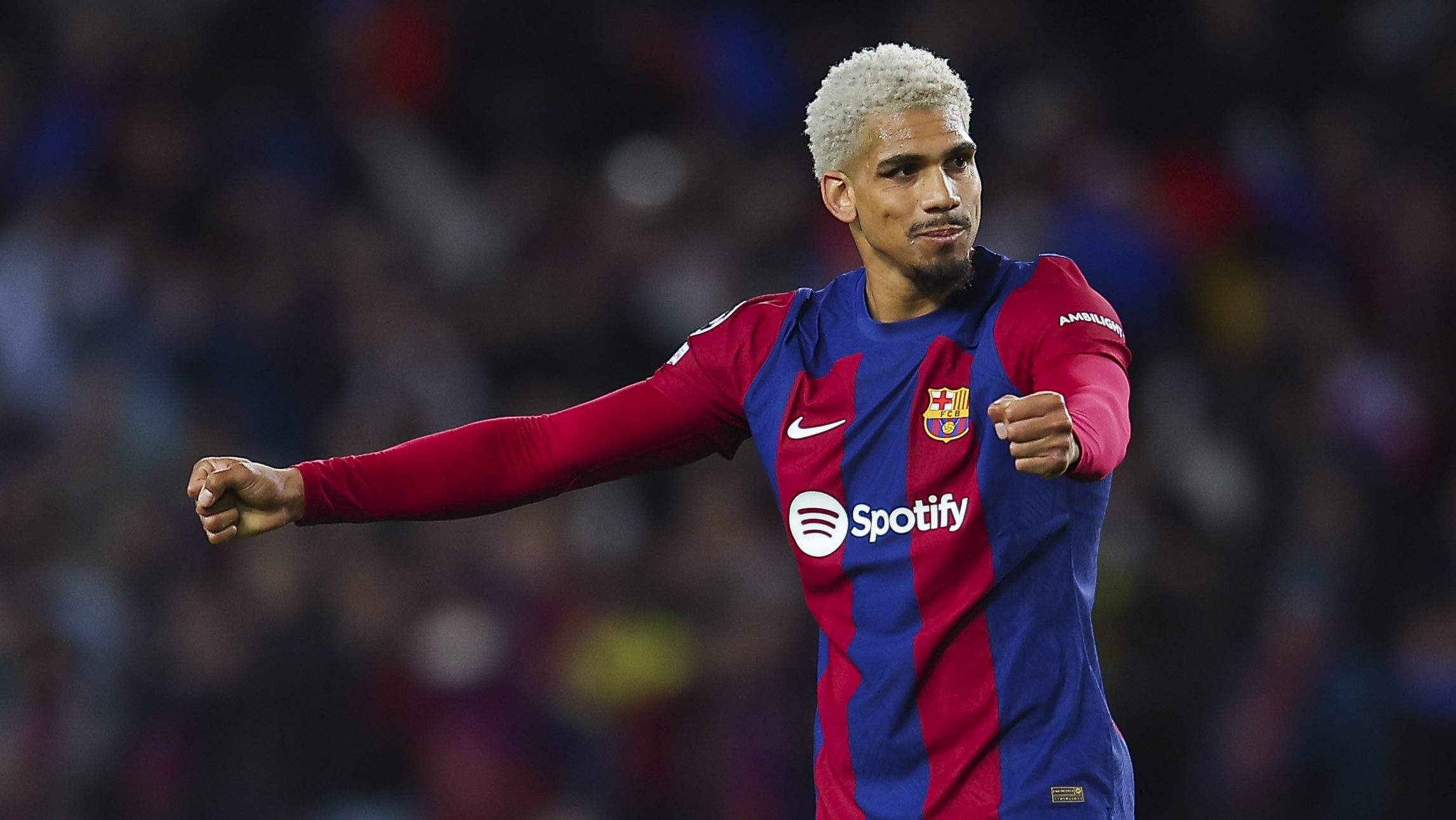 Liverpool Agree Loan Deal to Sign Barcelona Defender Ronald Araujo