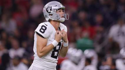 Former Raiders All-Pro Signs With NFC South Contender in Free Agency