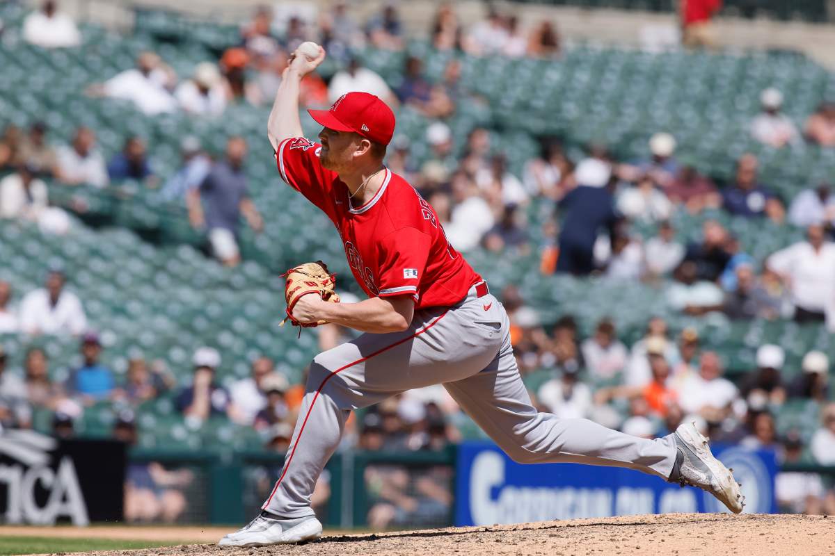 Chicago Cubs Acquiring Angels' 3-Year MLB Reliever