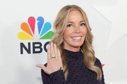 Jeanie Buss Sends 2-Word Message After Luka Dončić Reacts to Lakers Sale