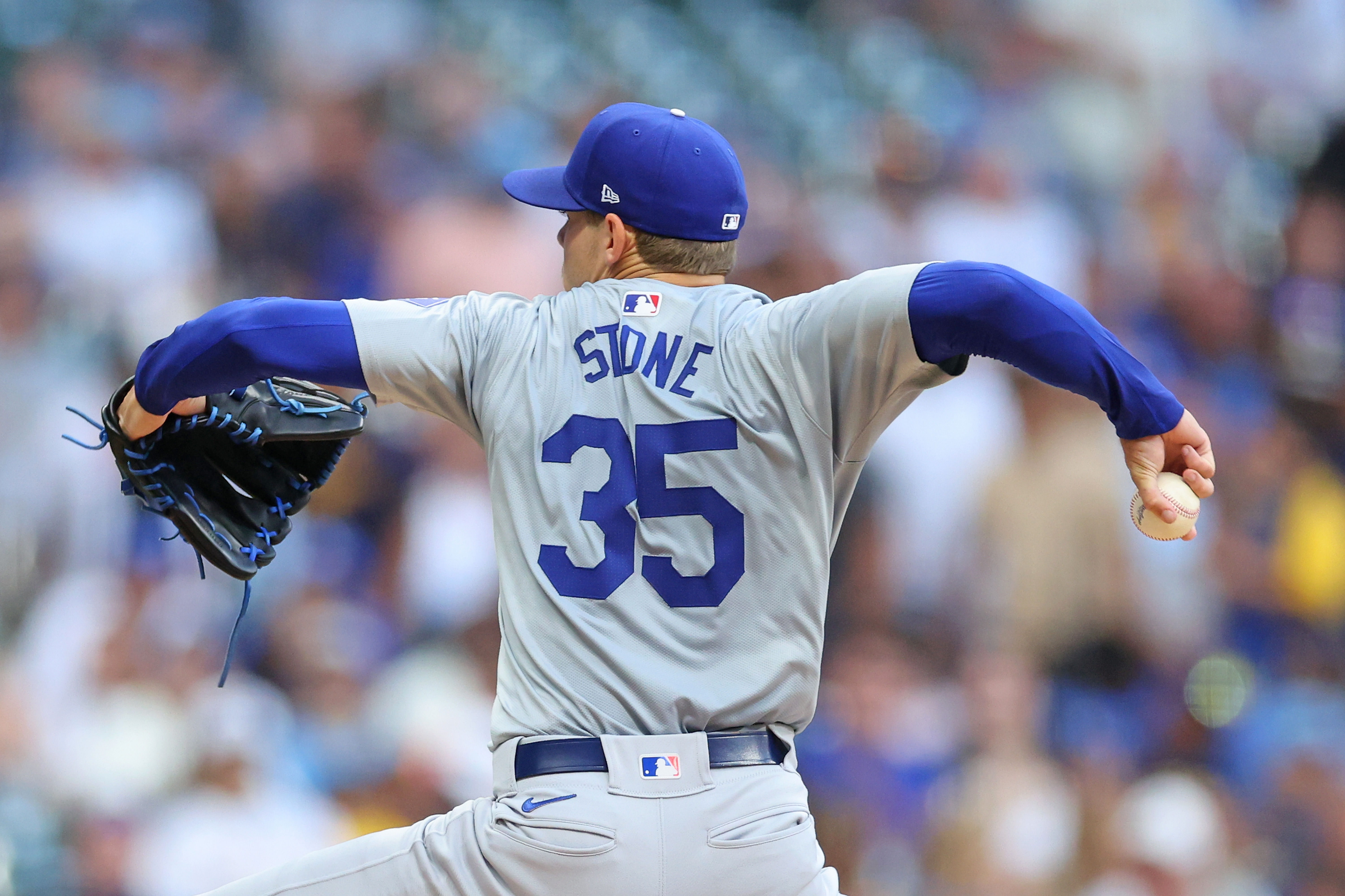 Los Angeles Dodgers v Milwaukee Brewers