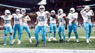 Former Dolphins Starting Linebacker Signs With NFC South Team After Sudden Release