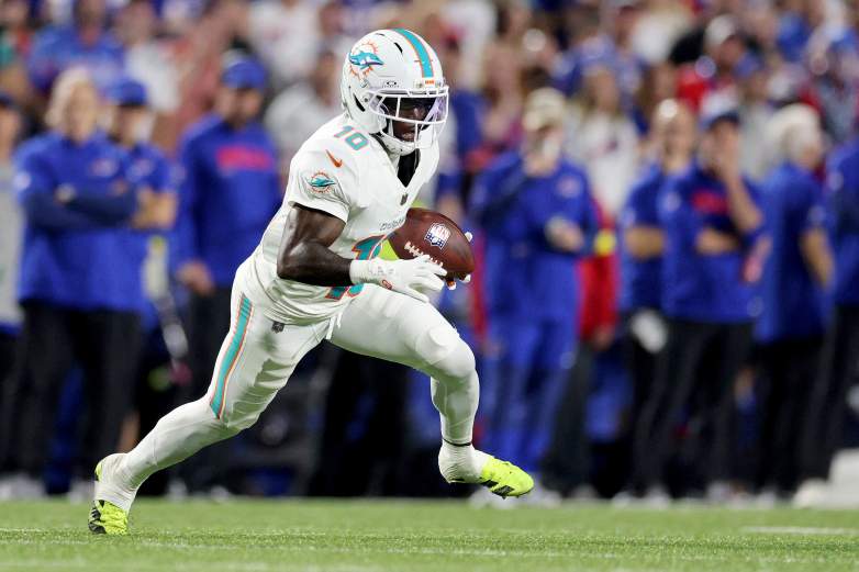 Miami Dolphins wide receiver Tyreek Hill not expected to sign with an NFL at the start of this season.