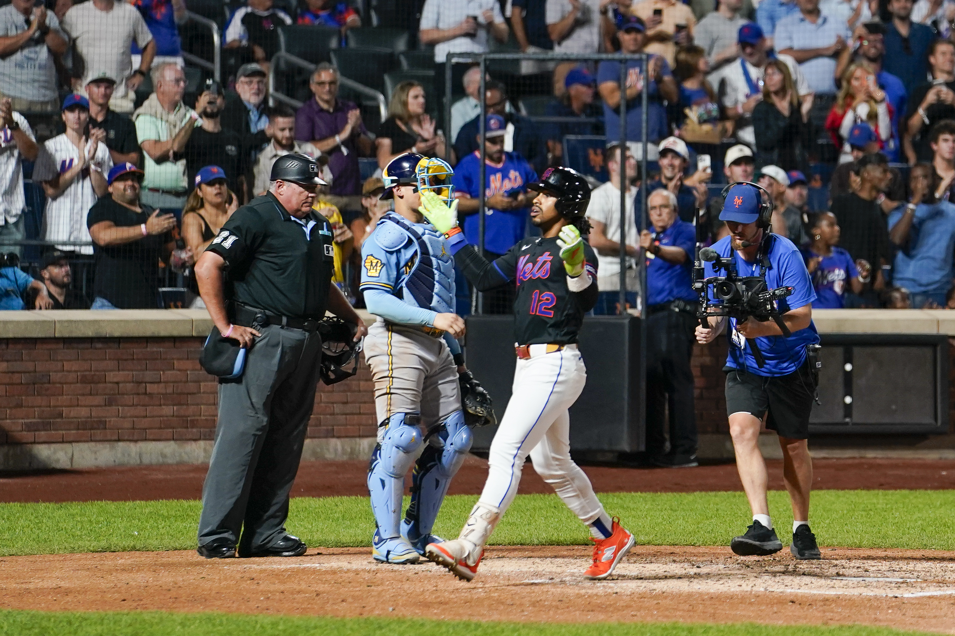 Milwaukee Brewers v New York Mets
