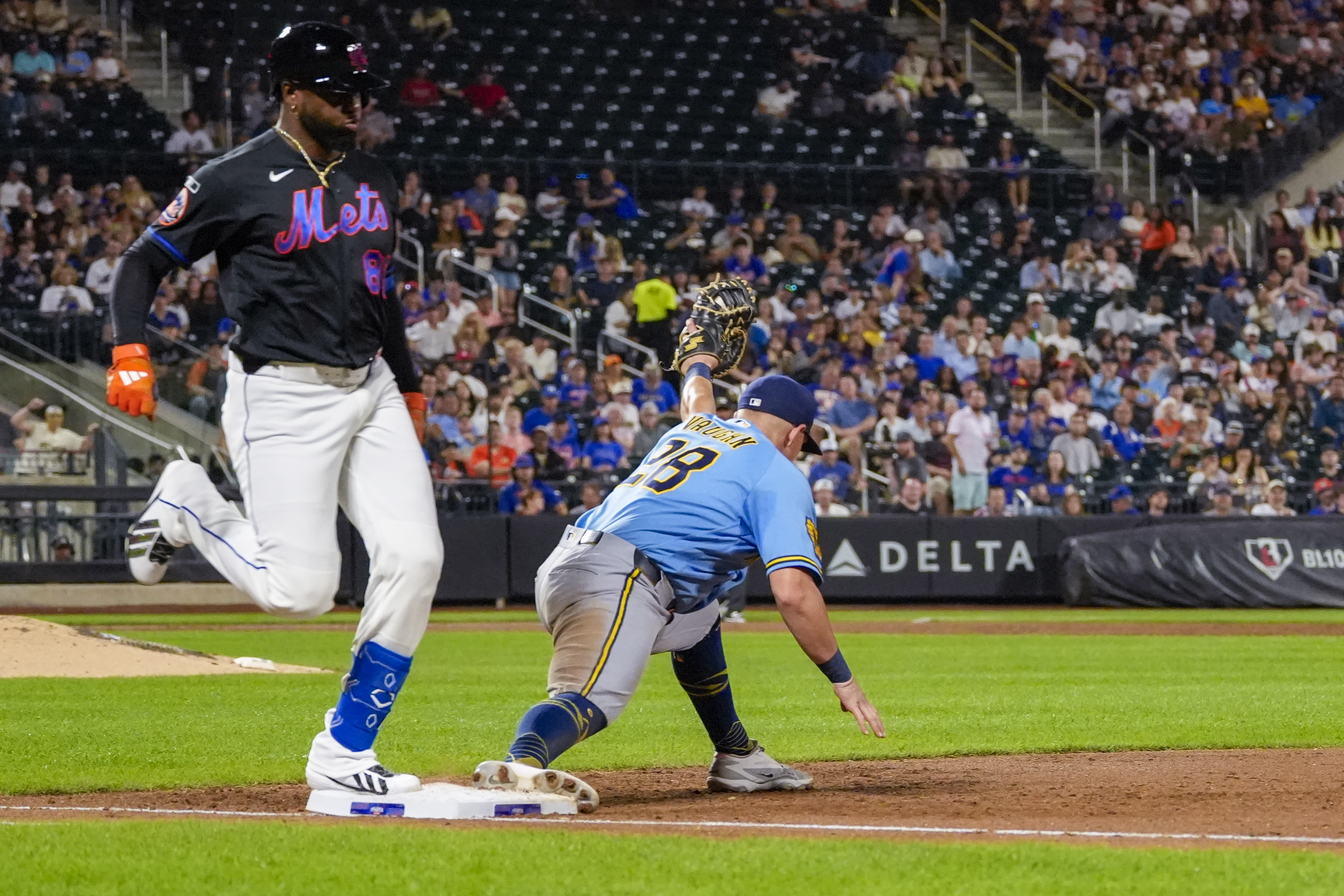 Milwaukee Brewers v New York Mets