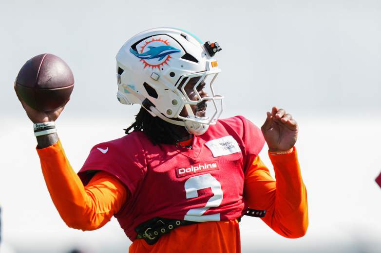 New York Giants and Miami Dolphins Joint Practice leads to fight between Dolphins O-Line and Giants D-Line, Dolphins tackle Austin Jackson gets ejected. 