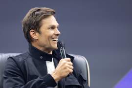 Tom Brady Sends Message to Parents After $704,550 Card Discovery