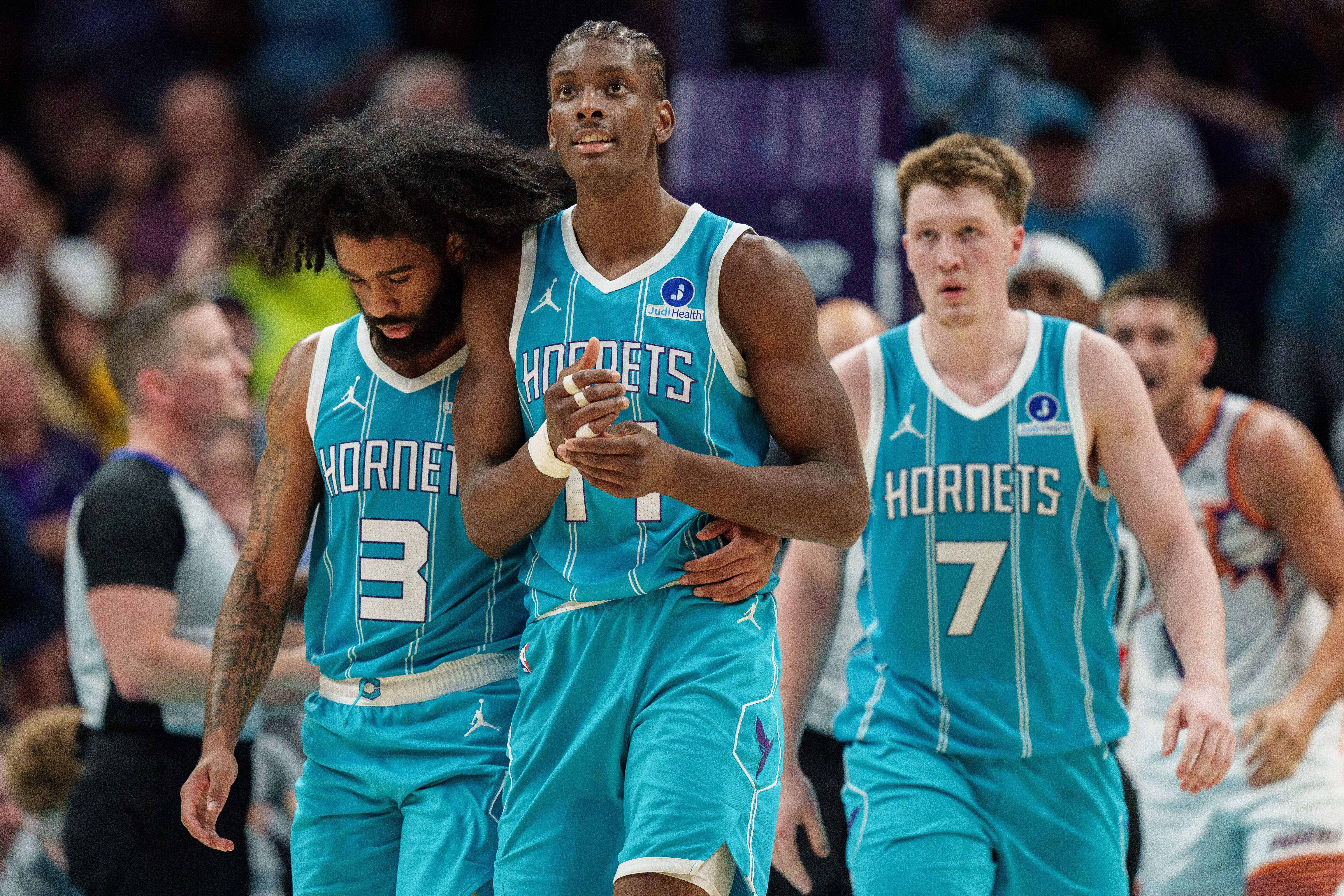 Phoenix Suns v Charlotte Hornets