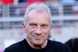 Joe Montana’s 49ers Super Bowl XXIV Jersey Sells for Record Price