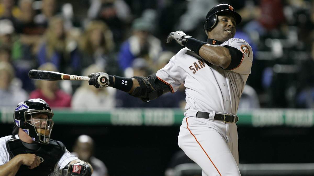 Barry Bonds #25 of the San Francisco Giants swings the bat