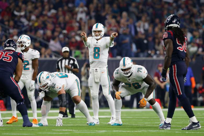 Brock Osweiler plays quarterback for the Dolphins against the Texans in 2018.