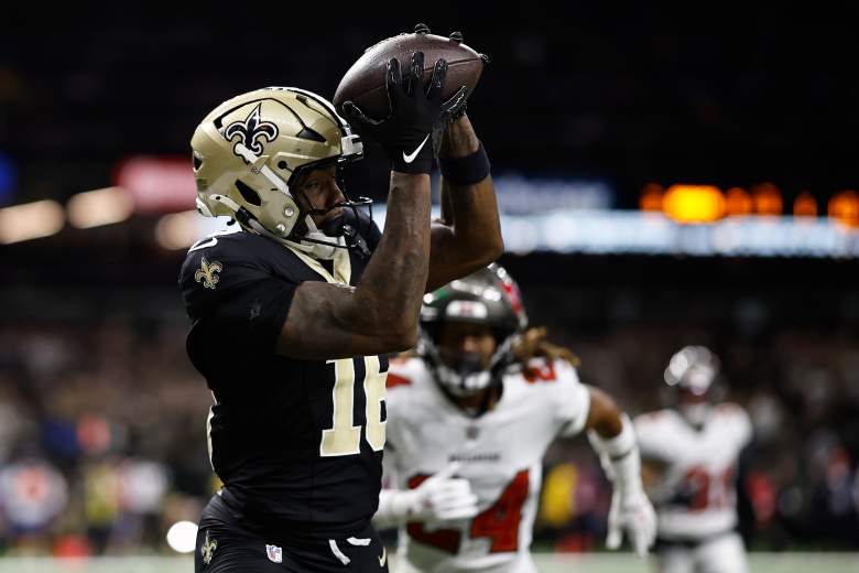 Bub Means catches a pass for the New Orleans Saints.