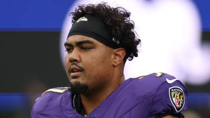 Giants Reunite With 300-Pound, 14-Game Dennard Wilson Favorite