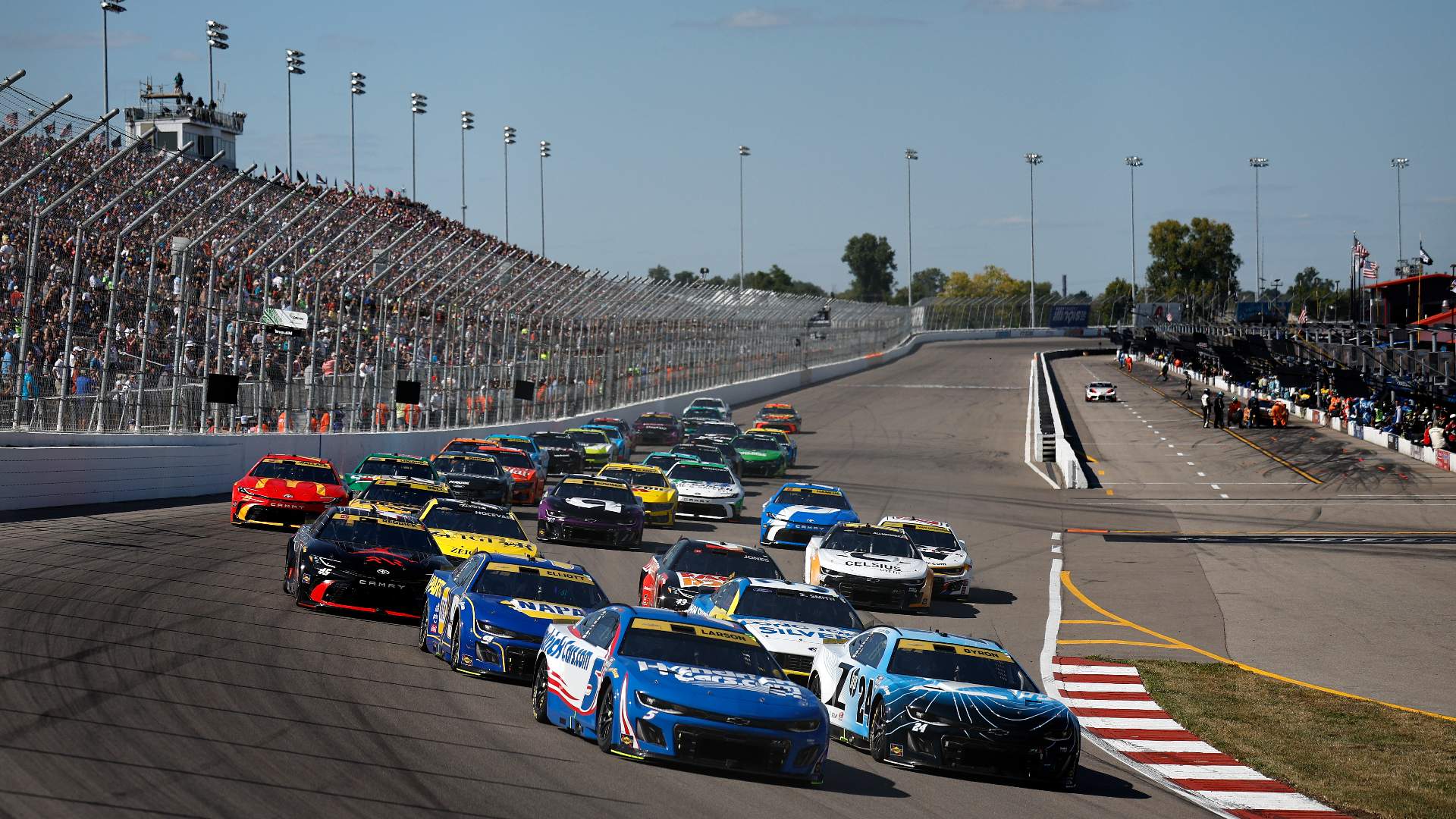 NASCAR Gateway Betting Odds: Favorites, Sleepers and Longshots for Sunday's Race