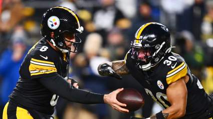 Steelers’ Aaron Rodgers Singles out Jaylen Warren After Beating Bengals