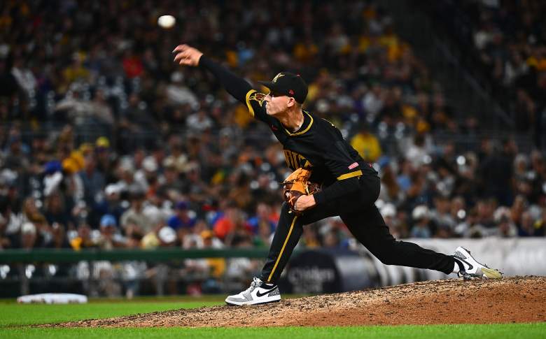 Luke Weaver pitches for the Pirates.