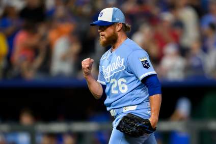 Royals’ Craig Kimbrel Scary Moment Includes Puking, Leaving Game