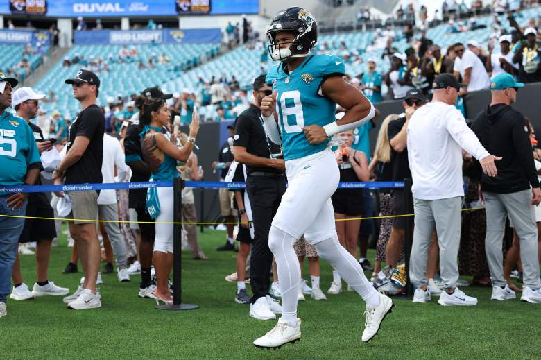 Jaguars rookie CJ Williams takes the field for his NFL debut.