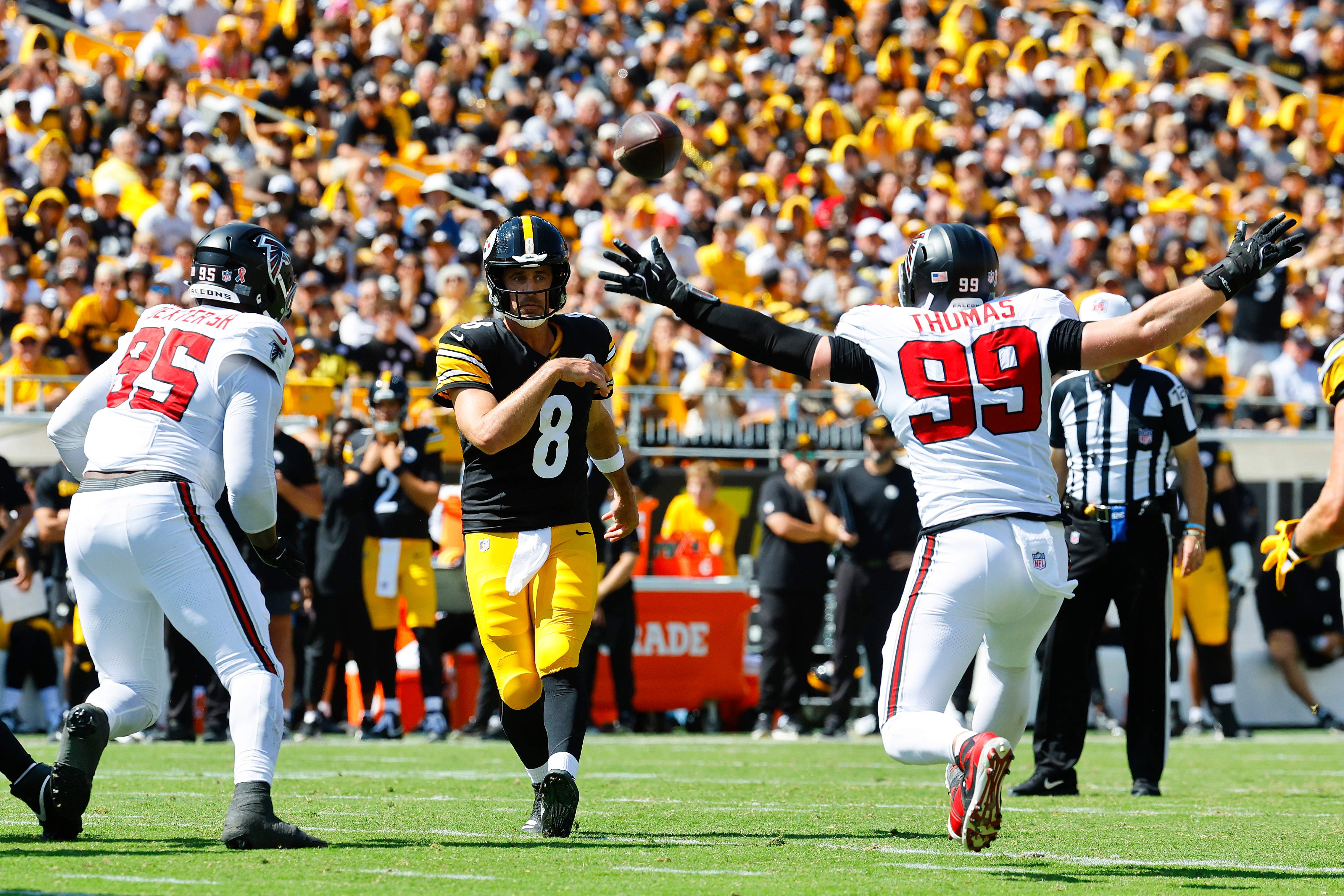 Steelers QB Aaron Rodgers Gives Big Shoutout to Unsung Heroes
