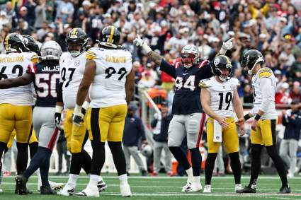 Patriots Cory Durden Taunts Steelers, Aaron Rodgers Following Week 2 Win