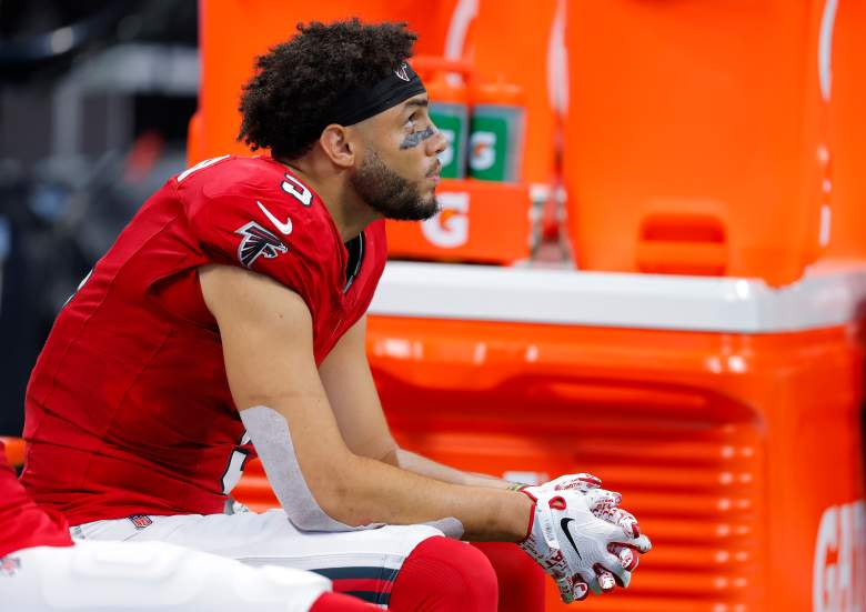 Drake London sits on the bench during the Falcons' Week 2 loss to the Panthers.