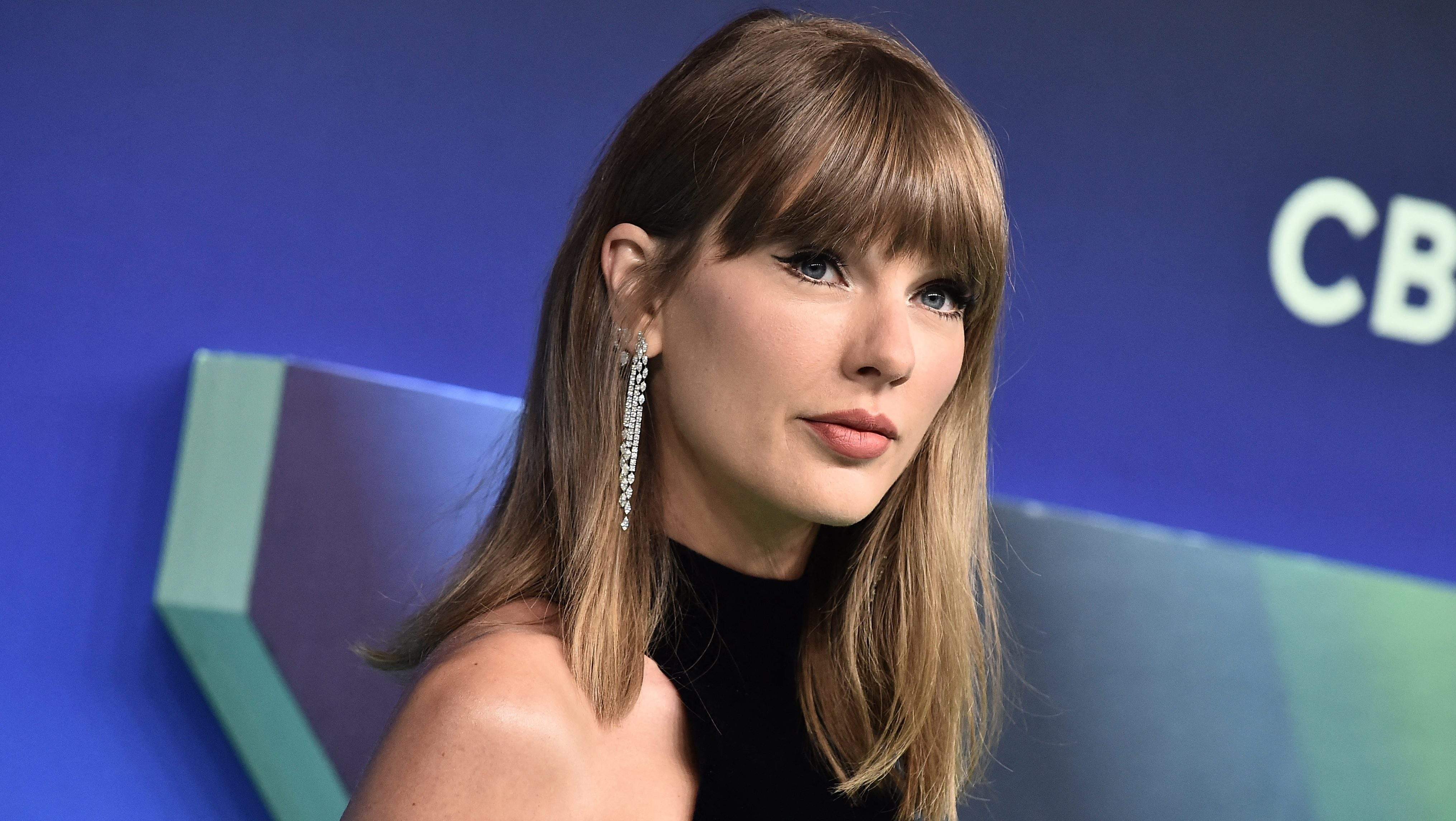 Taylor Swift Turns Heads With Reaction to ‘Mrs. Kelce’ Shoutout at VMAs - Yahoo image