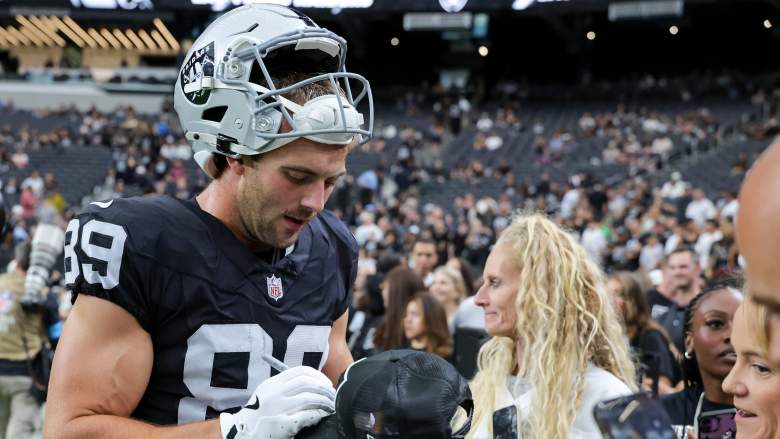 Las Vegas Raiders tight end Brock Bowers