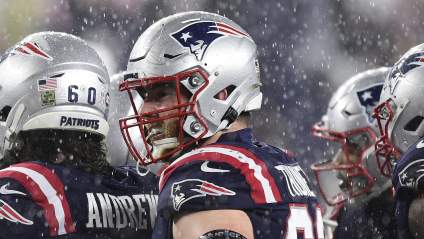 Former Patriots All-Pro OL Part of Bears’ $17 Million Contract Move