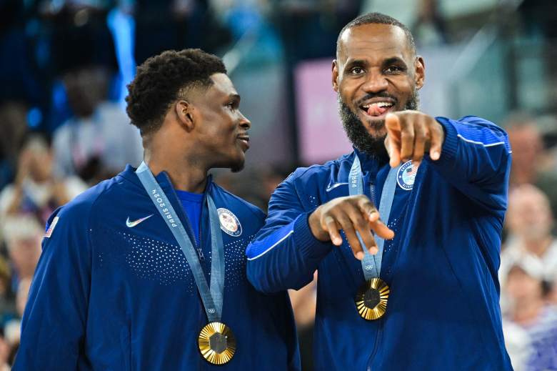 BASKETBALL-OLY-PARIS-2024-FRA-USA-MEDALS