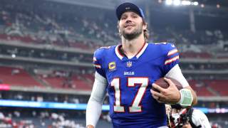 Bills’ Josh Allen Predicted to Win Major Award by Former Super Bowl-Winning QB
