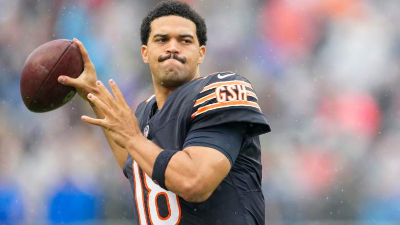 Caleb Williams #18 of the Chicago Bears warms up