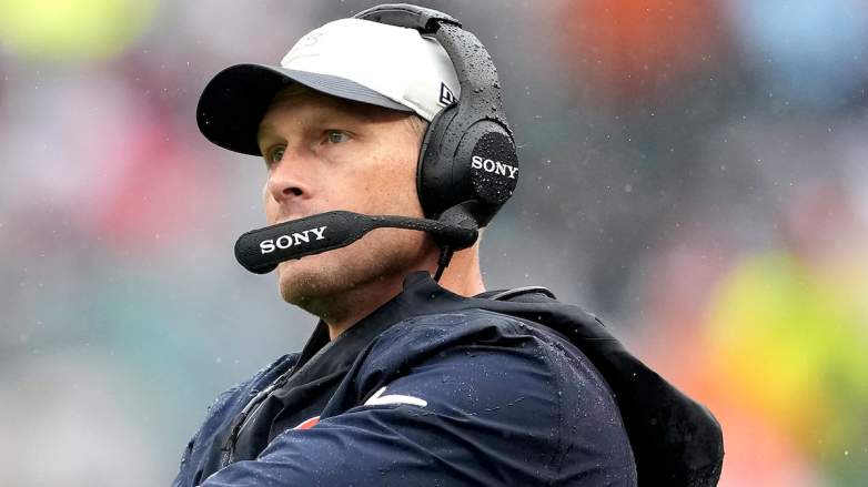 Head coach Ben Johnson of the Chicago Bears reacts