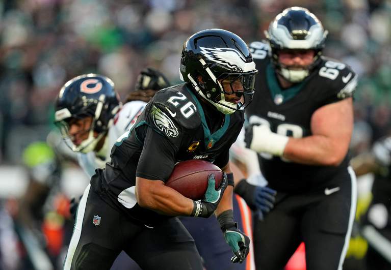 Chicago Bears v Philadelphia Eagles