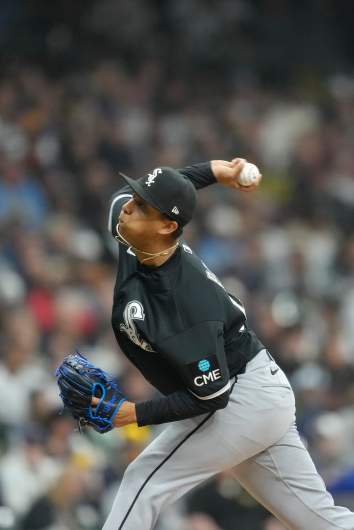 Chicago White Sox v Milwaukee Brewers
