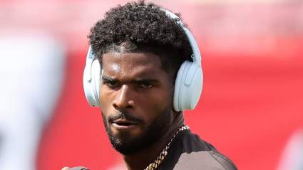 Ex-Browns Star Backs Decision to Keep Shedeur Sanders on Bench