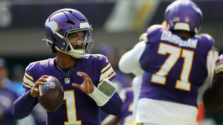 Green Bay Packers v Minnesota Vikings