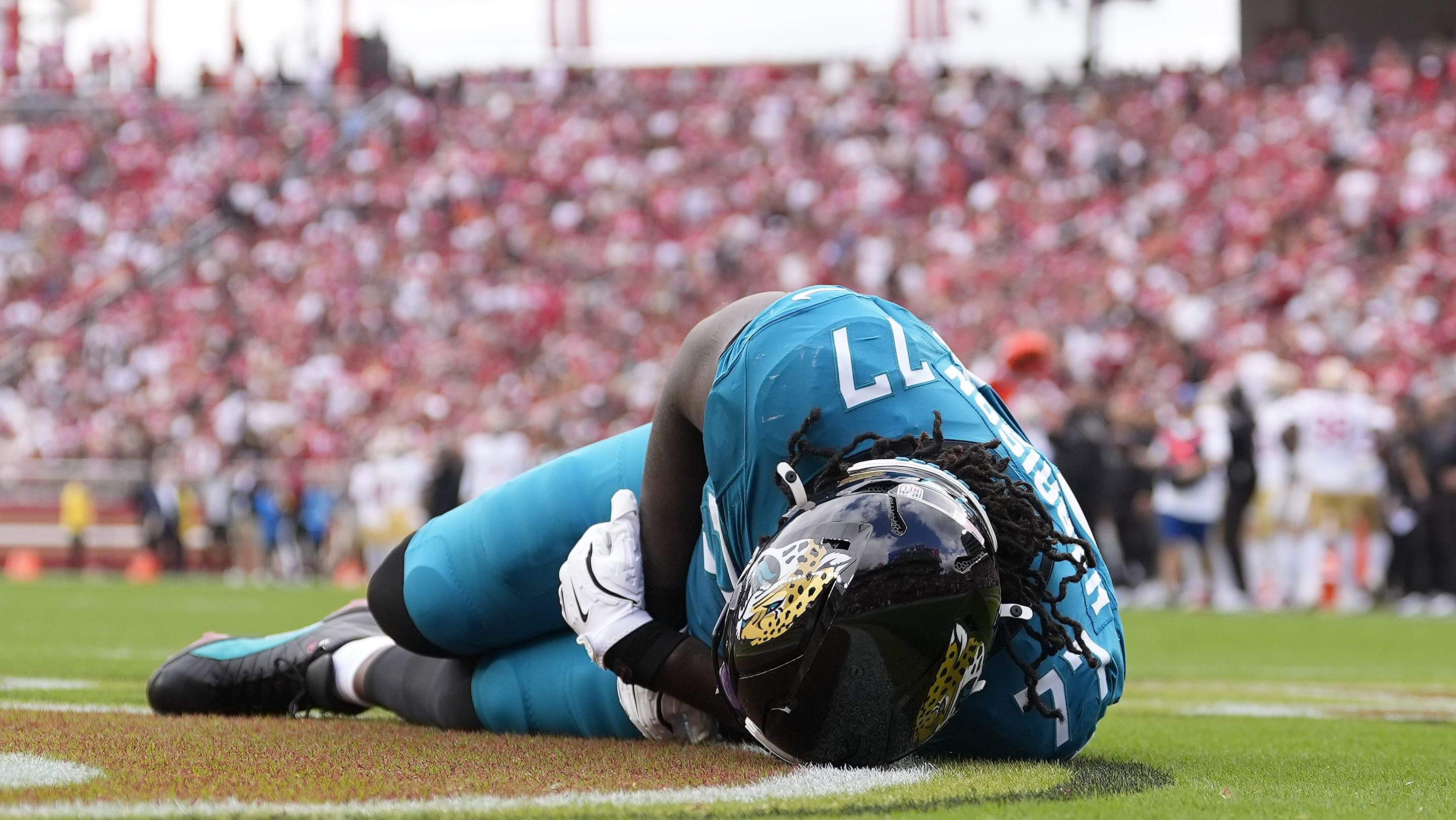 Jaguars Dealt Big Injury Scare Before Browns Showdown