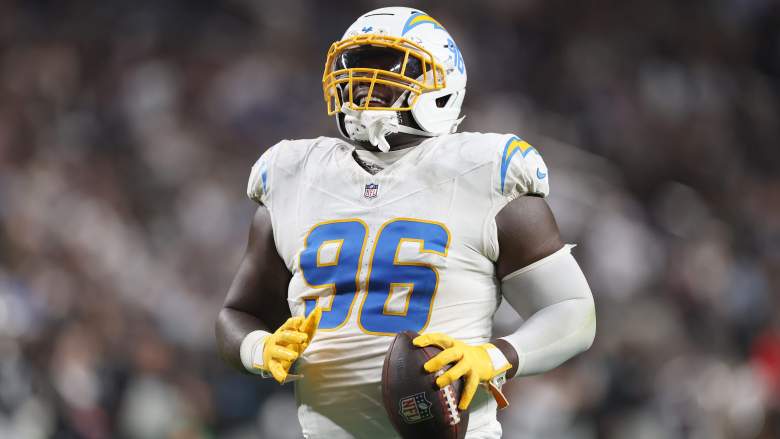 San Francisco 49ers defensive tackle Naquan Jones