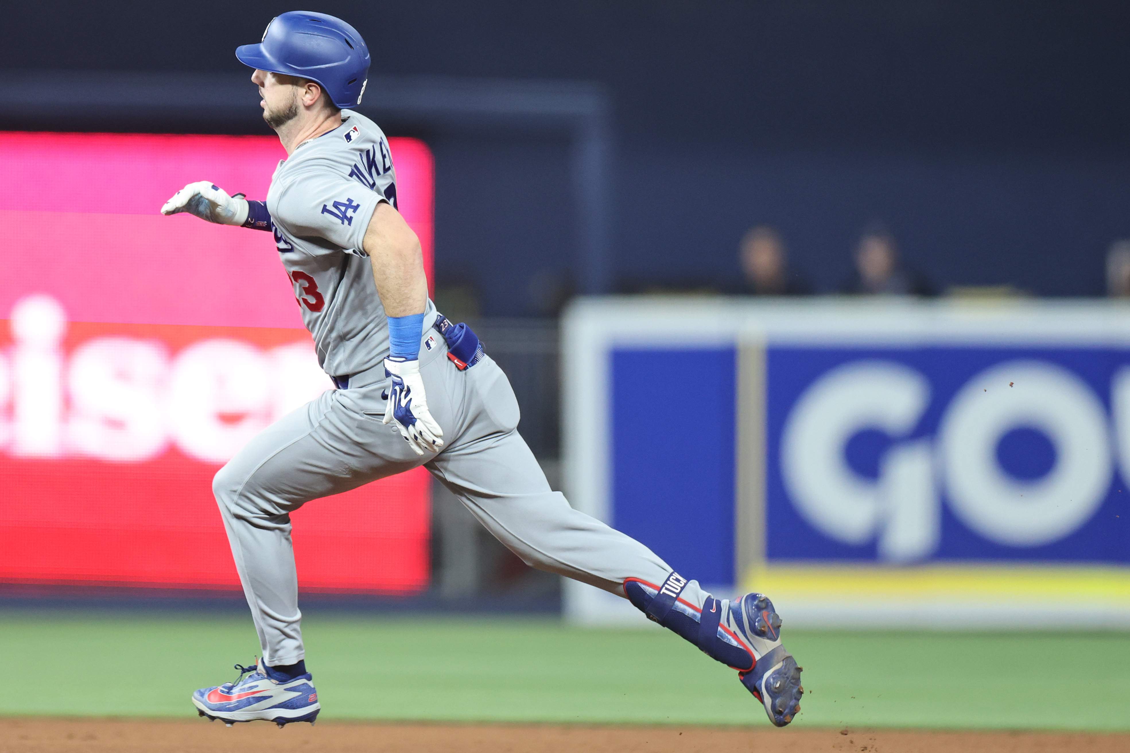 Los Angeles Dodgers v Miami Marlins