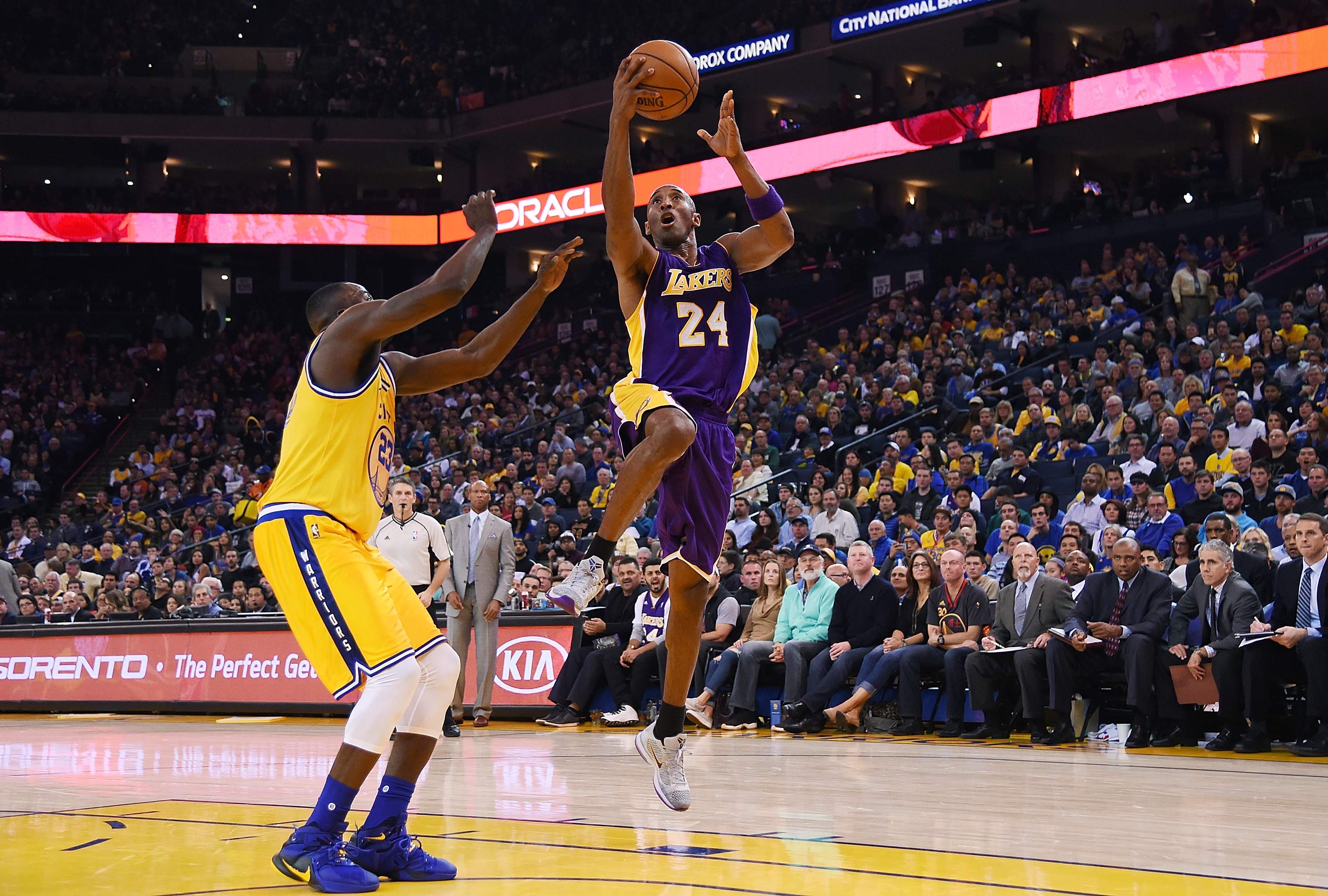 Los Angeles Lakers v Golden State Warriors