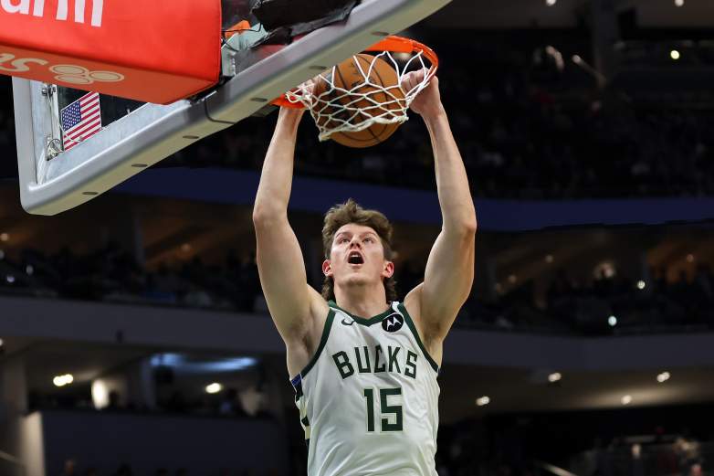 Los Angeles Lakers v Milwaukee Bucks