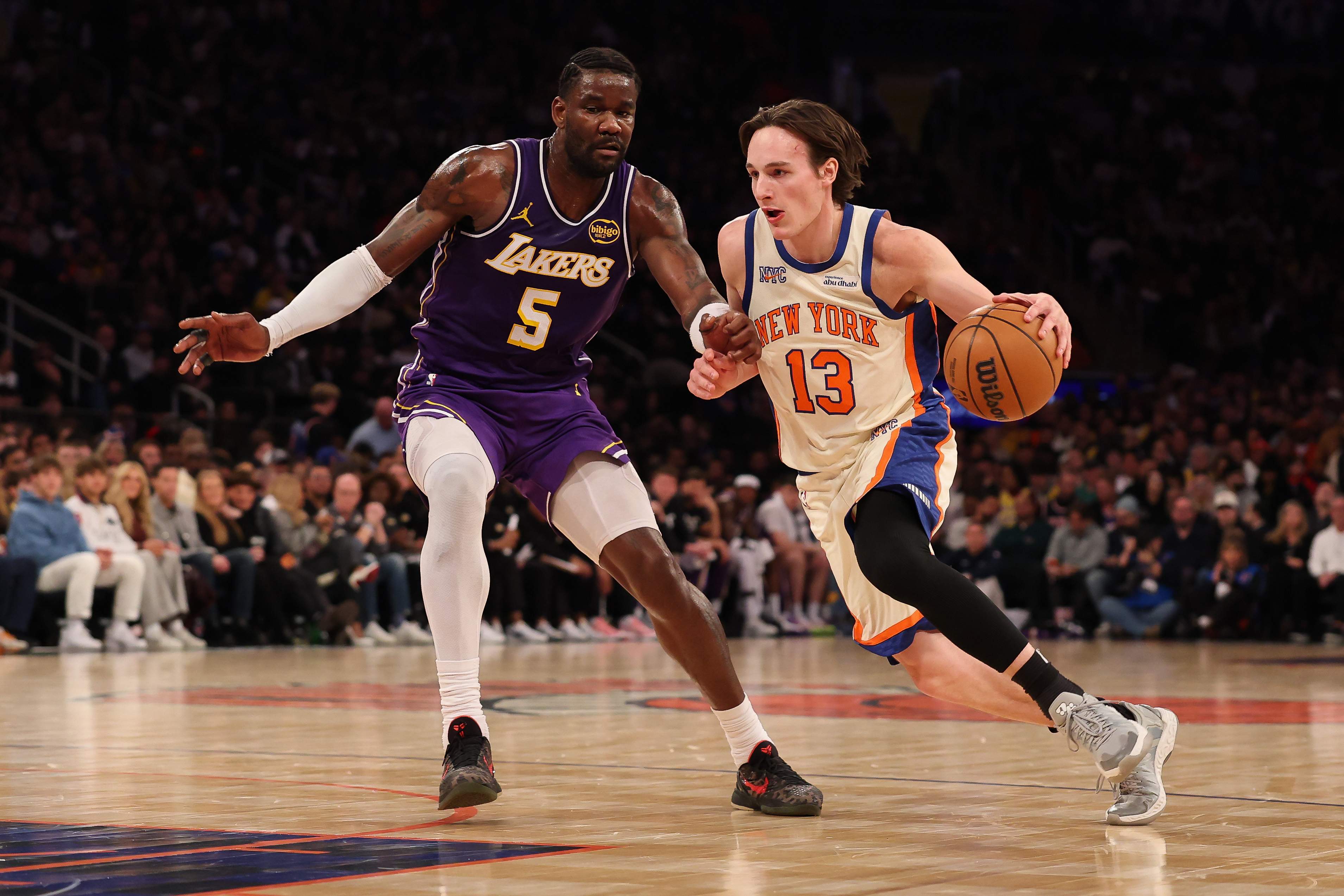 Los Angeles Lakers v New York Knicks