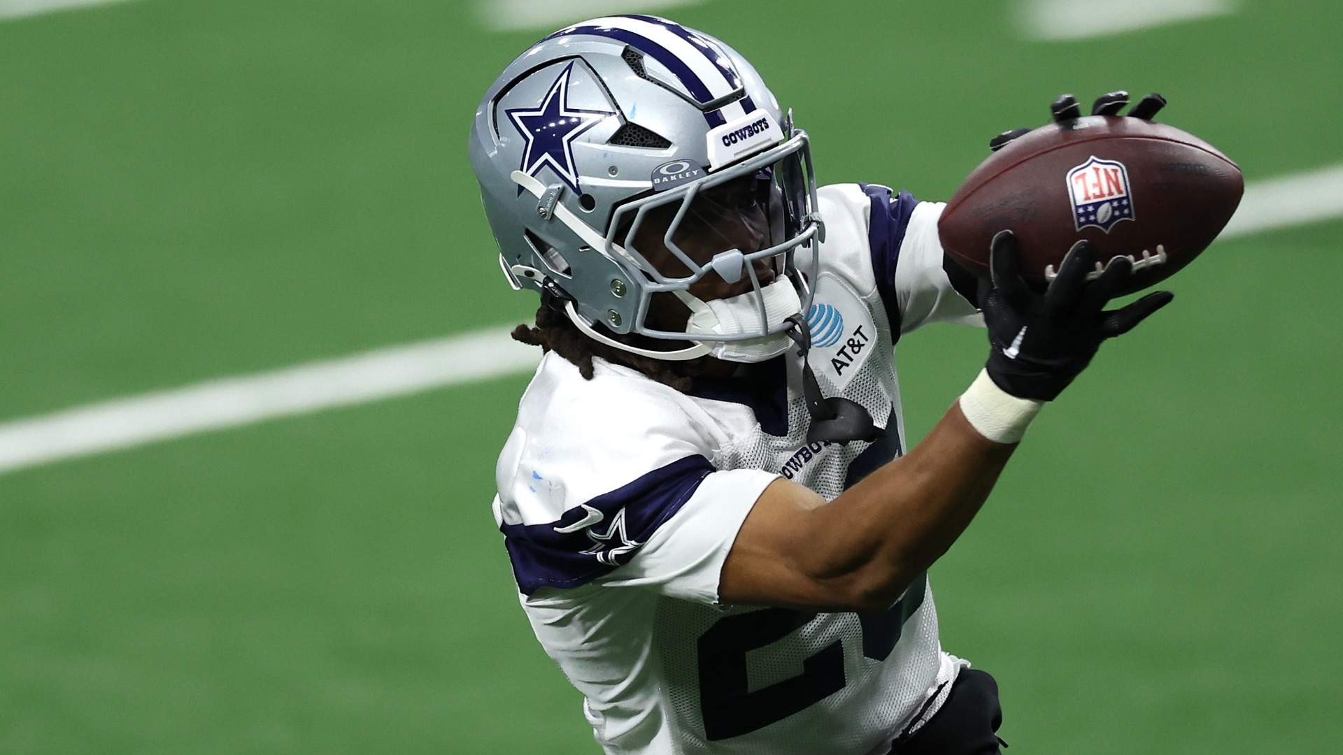 Malik Davis Injury Sparks Trade Idea Between Cowboys, Seahawks